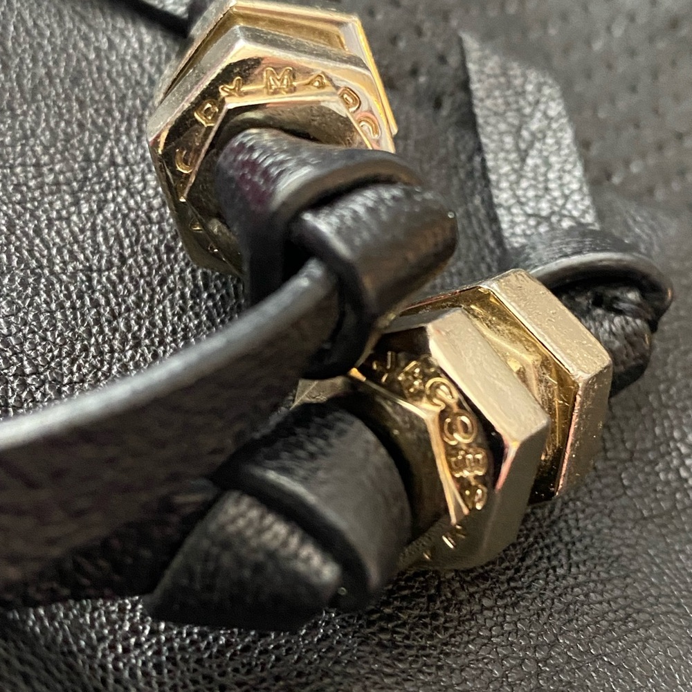 ✨Marc by Marc Jacobs “Bow Wow Wow” Linda convertible Shoulder/Clutch✨ - Picture 10 of 16